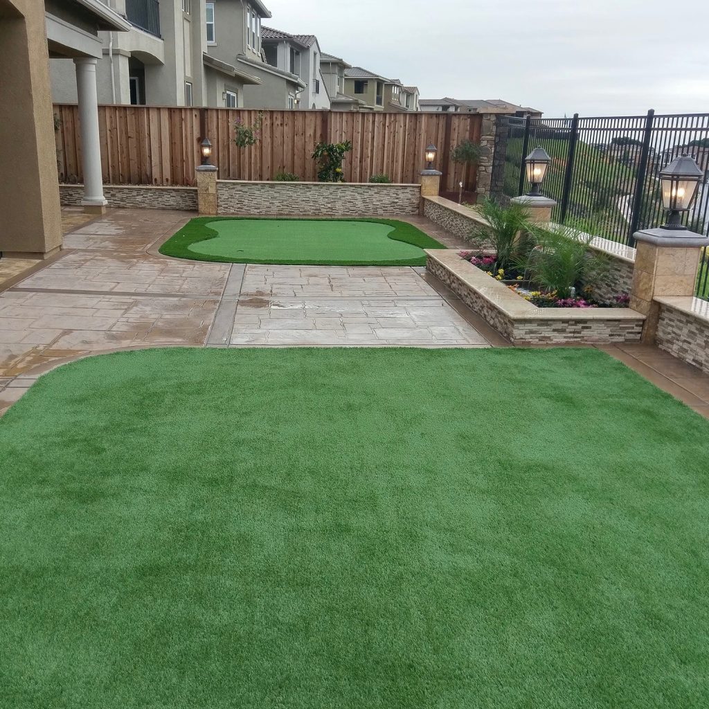 Create a putting green in your own backyard!